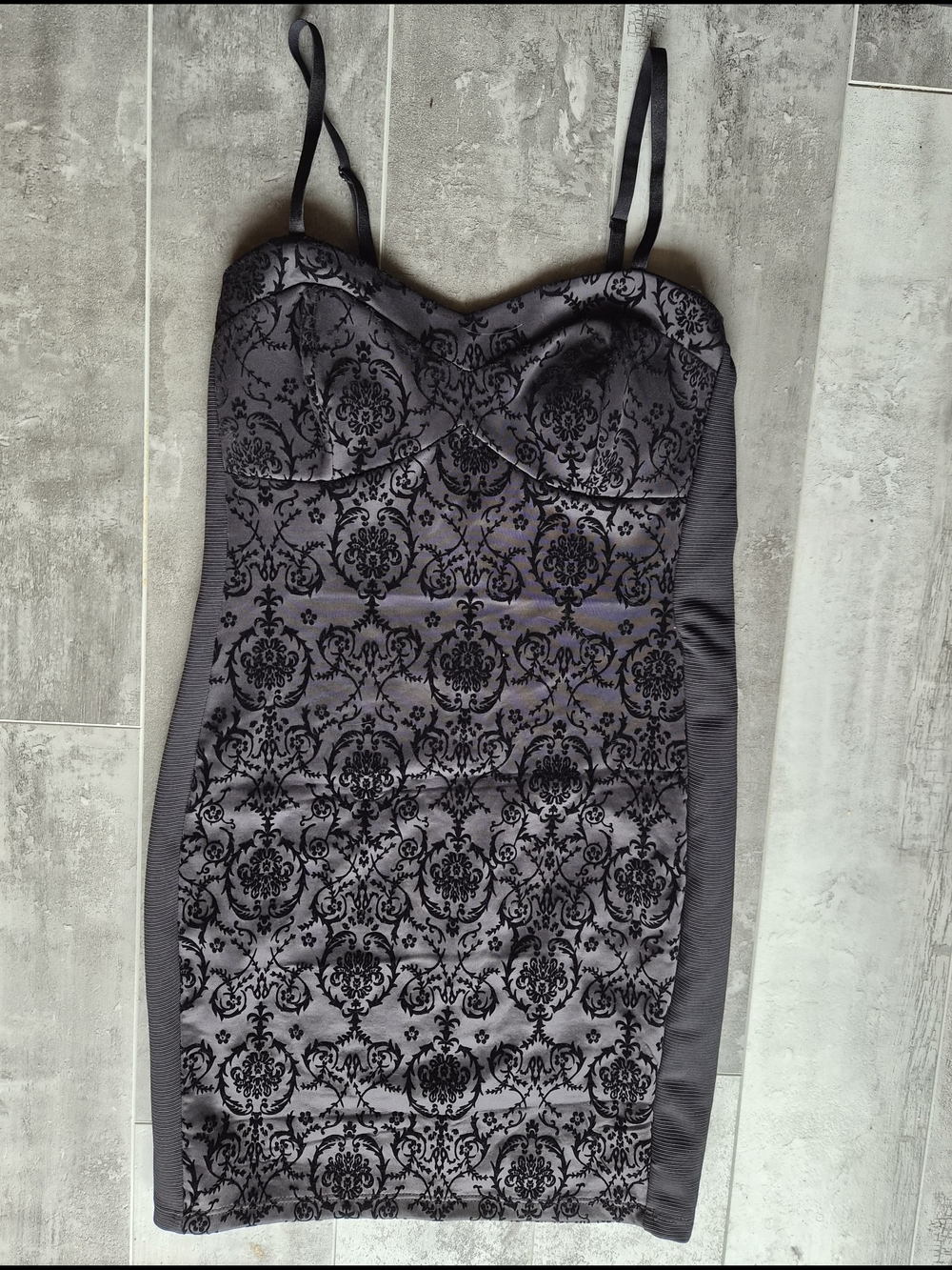 Strapless Sweetheart Bodycon Dress in Gray and Black